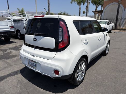 Used 2019 Kia Soul + FWD image 8