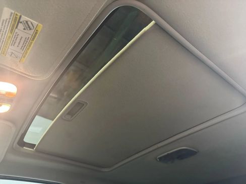 Used 2005 Ford Escape Limited image 18