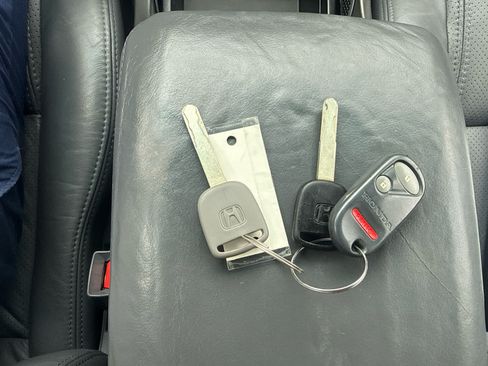 Used 2004 Honda Pilot EX image 24