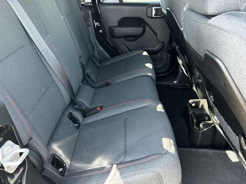 New 2025 Jeep Gladiator Rubicon w/ Convenience Group image 10