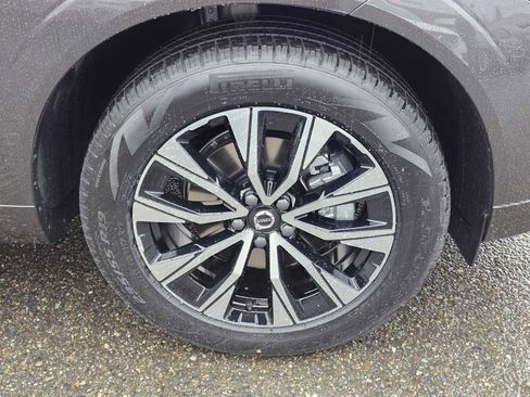 New 2025 Volvo XC60 B5 Core w/ Protection Package Premier image 9