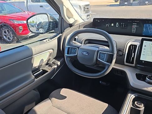 Used 2025 Ford Expedition Max Active AWD/4WD image 15