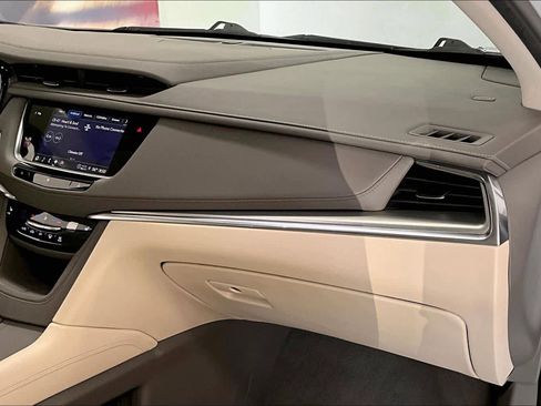 Used 2021 Cadillac XT5 Premium Luxury w/ LPO, Floor Liner Package image 21