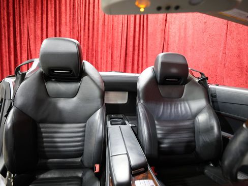 Used 2015 Mercedes-Benz SL 550 image 25