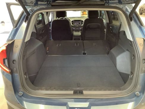 Used 2024 GMC Terrain SLE w/ Driver Convenience Package AWD/4WD image 19