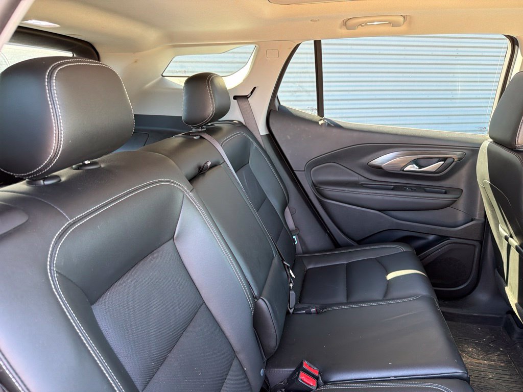 Used 2022 GMC Terrain SLT w/ Elevation Edition FWD image 17