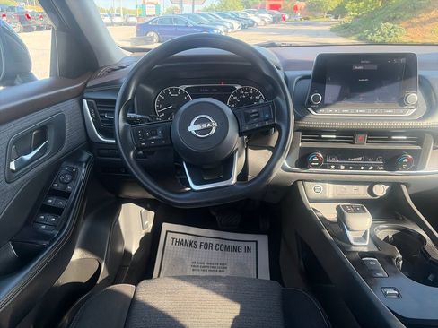 Used 2023 Nissan Rogue SV FWD image 14