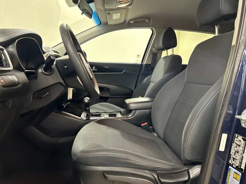 Used 2018 Kia Sorento AWD image 11