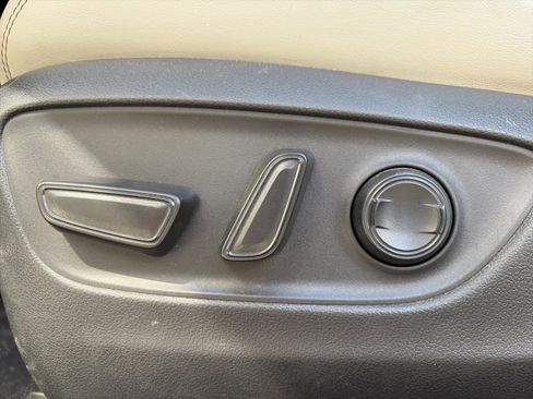 Used 2021 Toyota RAV4 Limited image 13