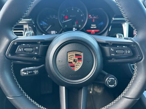 Used 2025 Porsche Macan Turbo image 23