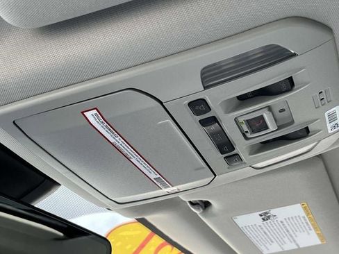 Used 2021 Toyota Highlander Limited image 36