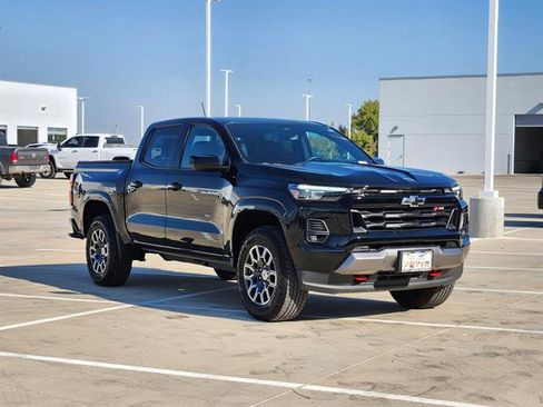 Used 2023 Chevrolet Colorado Z71 w/ Z71 Convenience Package 2 image 2