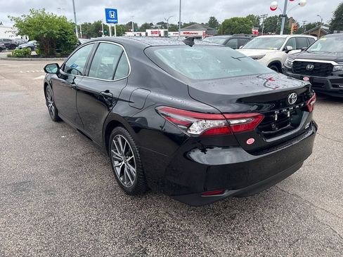 Used 2022 Toyota Camry XLE AWD/4WD image 5
