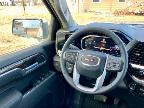 New 2026 GMC Sierra 1500 SLE image 42