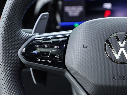 New 2026 Volkswagen Golf 2.0T Hatchback image 21