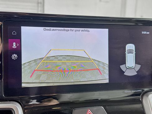 Used 2023 Kia Sorento S image 23