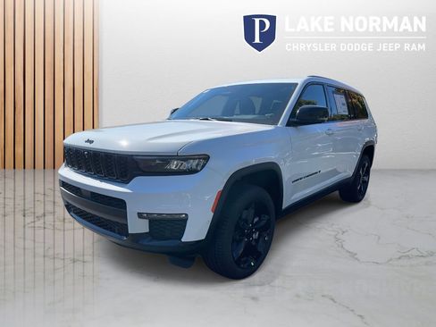New 2025 Jeep Grand Cherokee L Limited w/ Black Appearance Package image 4
