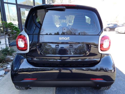 Used 2016 smart fortwo Prime RWD image 6