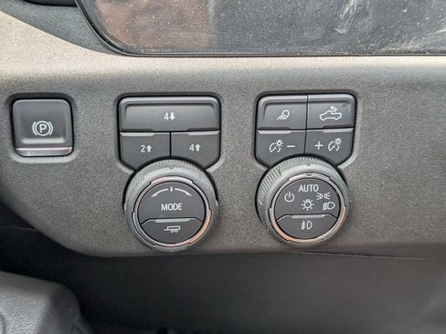 Used 2025 Chevrolet Silverado 2500 LT w/ Trail Boss Package AWD/4WD image 22