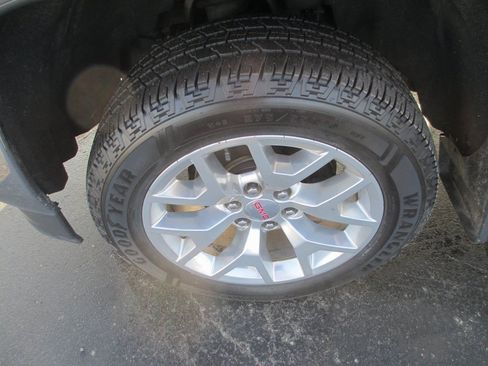 Used 2018 GMC Sierra 1500 SLT w/ SLT Premium Package image 14