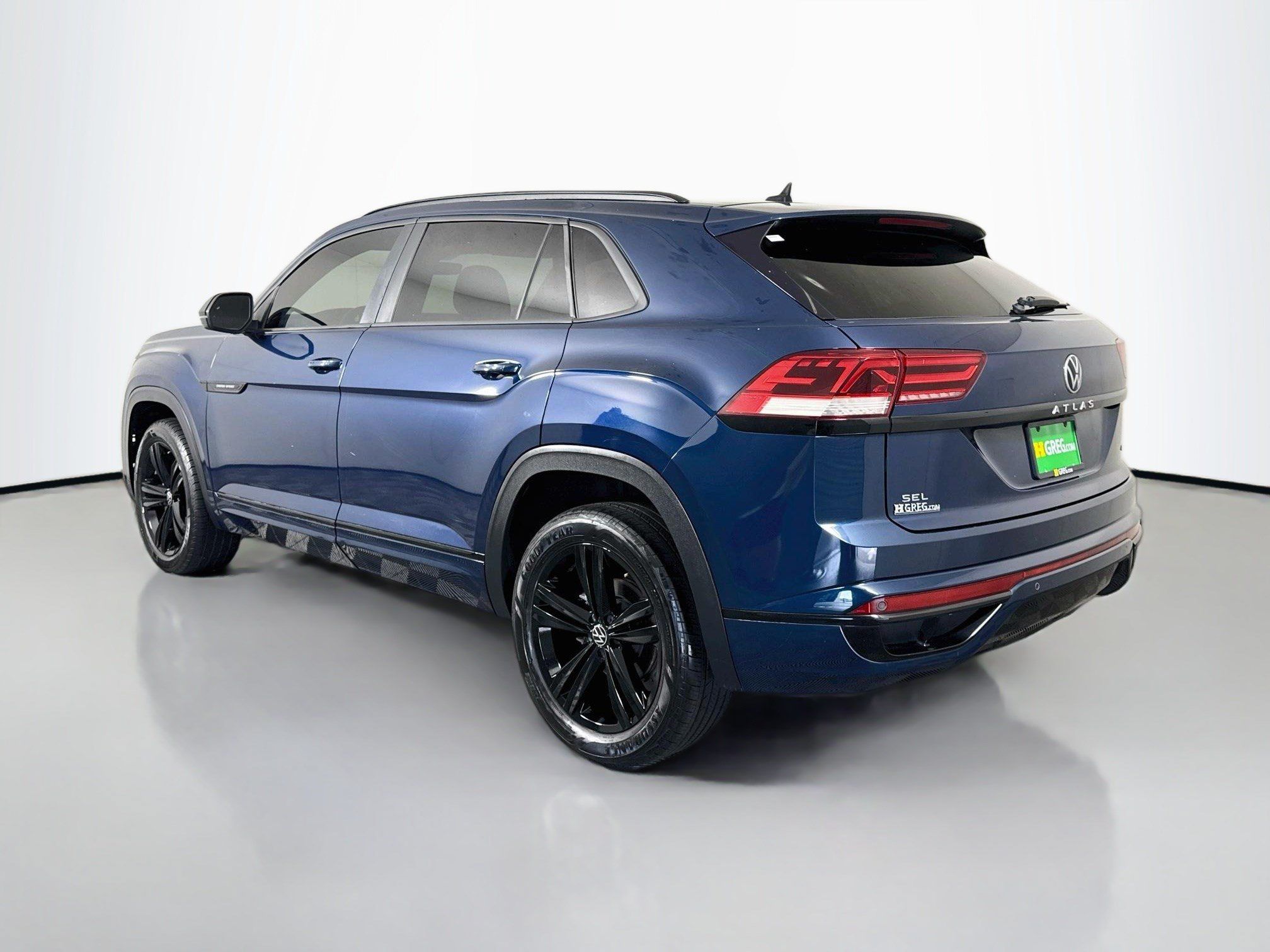 Used 2023 Volkswagen Atlas Cross Sport SEL R-Line AWD/4WD image 7