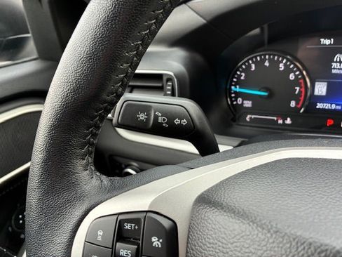 Used 2023 Ford Explorer XLT w/ Equipment Group 202A AWD/4WD image 31
