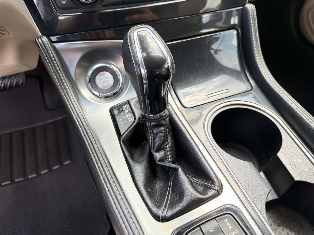 Used 2023 Nissan Maxima Platinum w/ Sport Mat Group FWD image 29