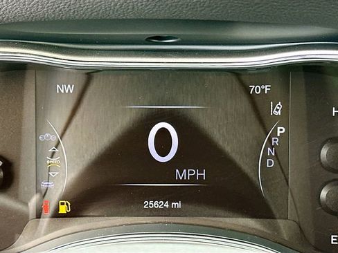 Used 2020 Jeep Grand Cherokee Limited image 12