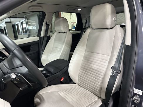 Used 2024 Land Rover Discovery Sport S image 13