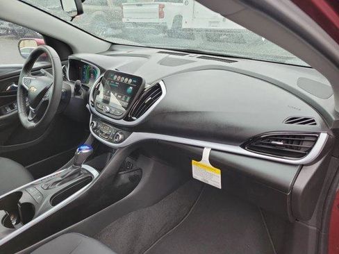 Used 2017 Chevrolet Volt LT w/ Comfort Package image 31