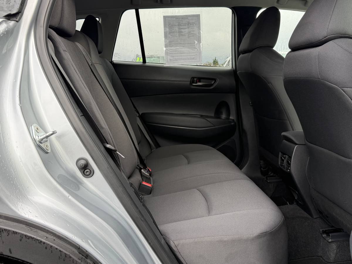 Used 2025 Toyota Corolla Cross LE AWD/4WD image 18