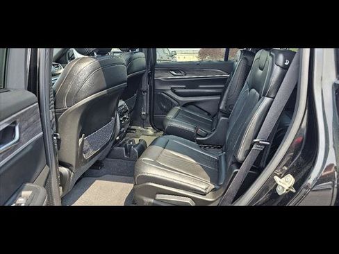 Used 2024 Jeep Grand Cherokee L Limited w/ Luxury Tech Group II image 14