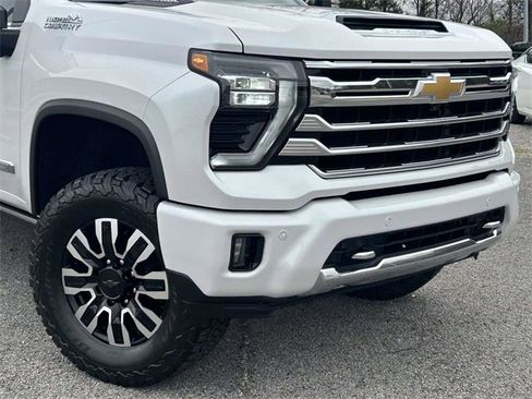 Used 2024 Chevrolet Silverado 2500 High Country w/ High Country Premium Package image 9