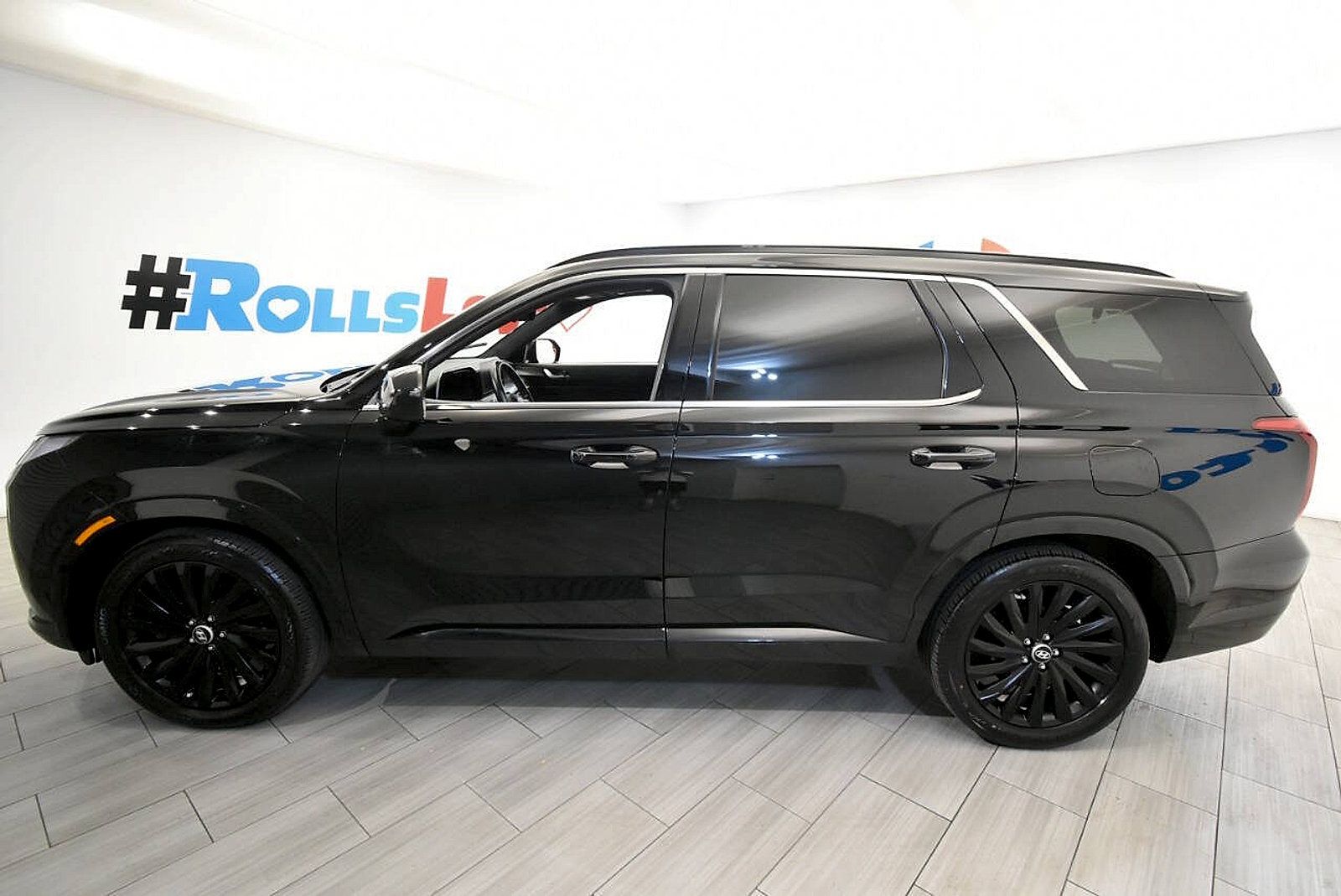 Used 2024 Hyundai Palisade Calligraphy AWD/4WD image 2