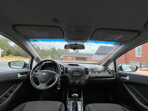 Used 2017 Kia Forte LX w/ LX Popular Package image 14