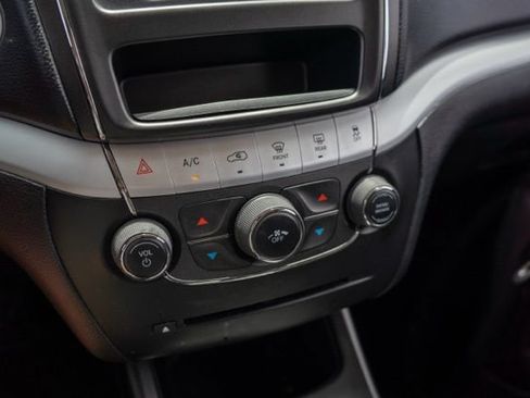 Used 2017 Dodge Journey SE FWD image 21
