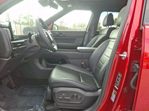 Used 2025 Hyundai Santa Fe Calligraphy FWD image 13