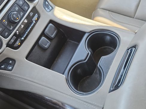 Used 2017 GMC Yukon SLT w/ Open Road Package image 22