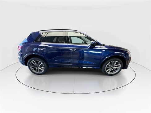 New 2025 Audi Q3 2.0T Premium image 9
