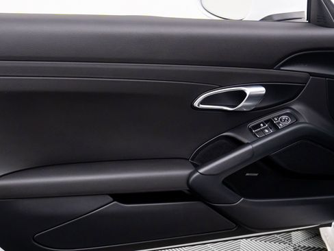 Used 2019 Porsche 718 Boxster image 14