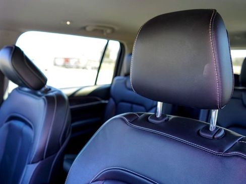 Used 2023 Jeep Grand Cherokee L Limited image 9