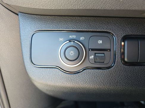 Used 2024 Mercedes-Benz Sprinter 2500 w/ Acoustic Package image 9