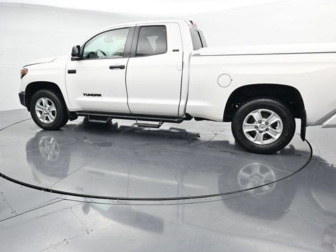 Used 2019 Toyota Tundra SR5 w/ Convenience Package AWD/4WD image 5