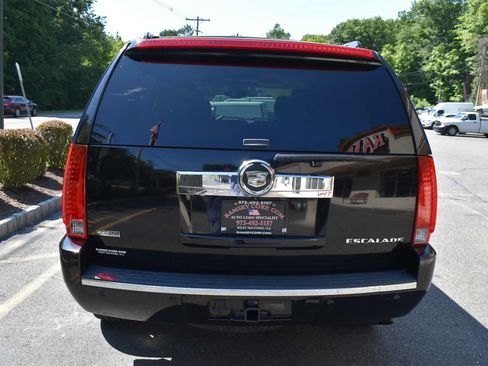 Used 2011 Cadillac Escalade Premium AWD/4WD image 6