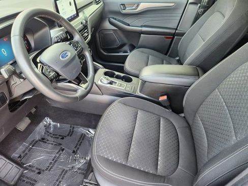 Used 2023 Ford Escape Active w/ Cold Weather Package image 3