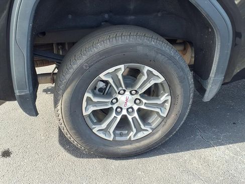 Used 2025 GMC Sierra 1500 SLT RWD image 21