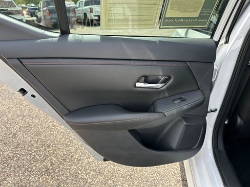 Certified 2025 Nissan Sentra SR w/ SR Premium Package FWD image 19
