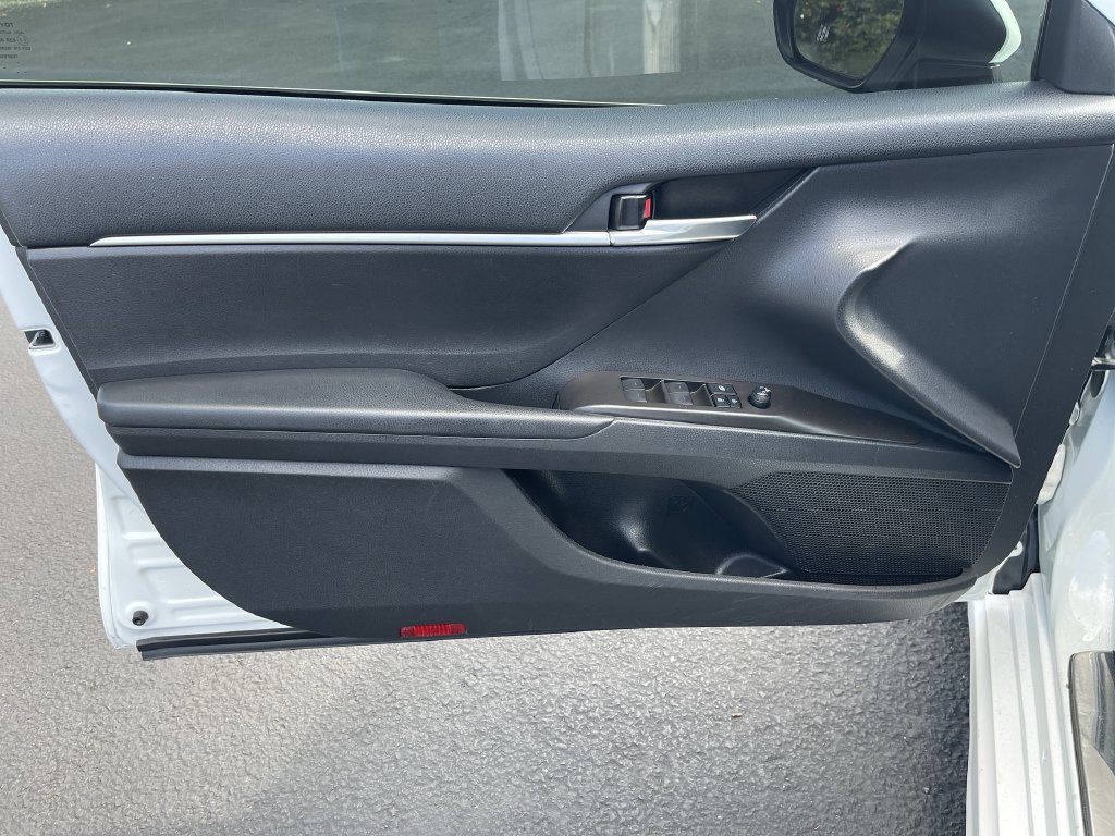 Used 2021 Toyota Camry SE FWD image 19