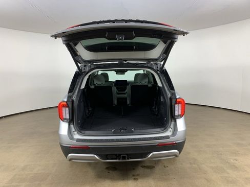 Used 2025 Ford Explorer Platinum w/ LUX Leather Package image 12