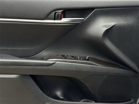 Used 2024 Toyota Camry SE image 23